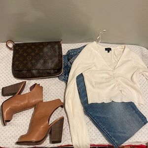 Coach Women's Saratoga Bootie Strap Block Heel Nubuck Leather Beige 6